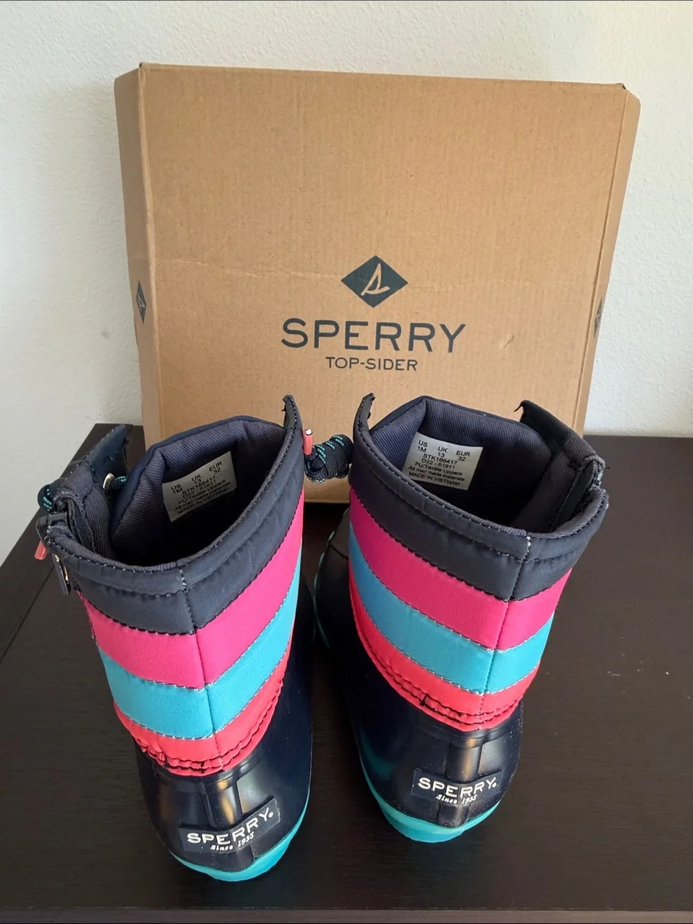 NWT SPERRY TOP-SIDER Size 1 SALTWATER NAVY/MULTICOLOR DUCK BOOTS